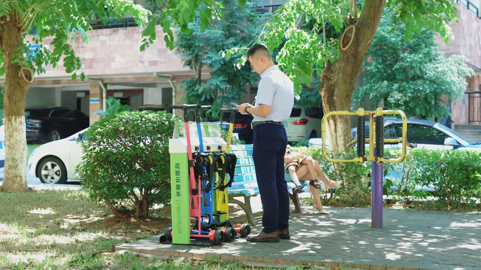 暑假親子游爆火！景區(qū)如何借力共享童車提升服務(wù)體驗(yàn)？
