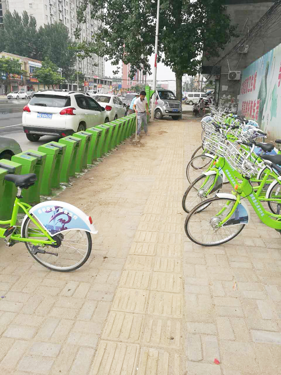 綠色出行"width="500"